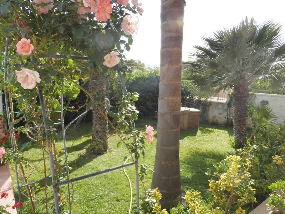 Appartamento In Villa A 100 Metri Dal Mare Fontane Bianche Eksteriør bilde